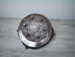Moyeu avant droit MAZDA B2200
