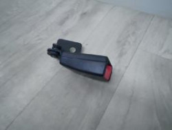 Attache ceinture arriere...