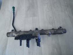 Rampe injection PEUGEOT 406...