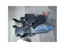 Moteur leve vitre avant...