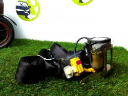 Ceinture avant droit...