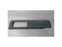 Enjoliveur moustache...