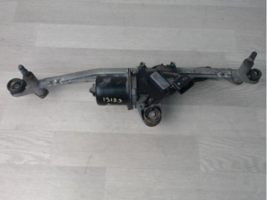 Moteur essuie-glace avant occasion Citroën C3 III (SX) 1.2 vti 68 (2016) 5  portes 9815497780