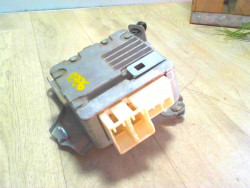 Calculateur TOYOTA YARIS 2...