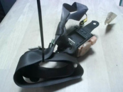 Ceinture avant gauche...