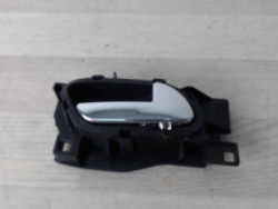 Poignee interieur avant...