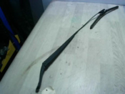 Bras essuie glace avant...