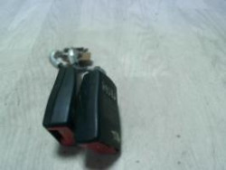 Attache ceinture arriere...