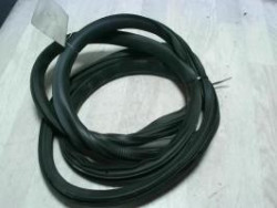 Joint de porte avant droite...