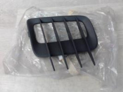 Grille de calandre droite...