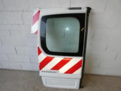 Porte de coffre gauche...