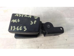 Attache ceinture arriere...