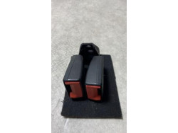 Attache ceinture arriere...