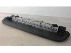 Feu arriere stop central...