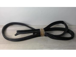 Joint de porte avant gauche...