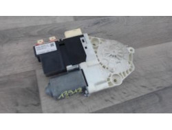 Moteur leve vitre avant...