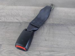 Attache ceinture arriere...