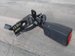 Attache ceinture arriere...