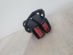 Attache ceinture arriere...