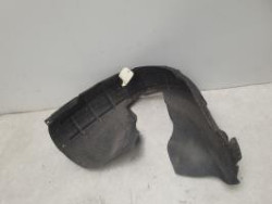 Pare boue avant gauche...
