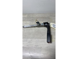 Attache ceinture arriere...