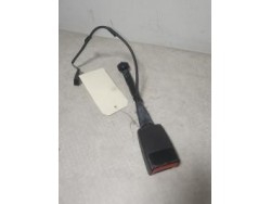 Attache ceinture avant...