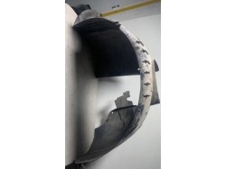 Pare boue avant gauche...