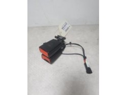 Attache ceinture arriere...