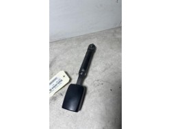 Attache ceinture avant...