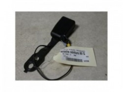 Attache ceinture avant...