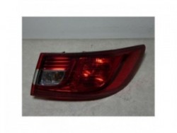 Feu arriere principal droit...