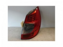 Feu arriere principal droit...