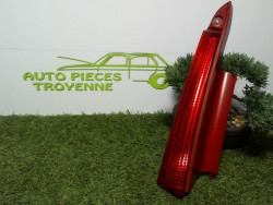 Feu factice arriere gauche...