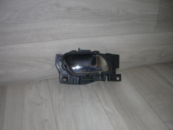 Poignee interieur avant...